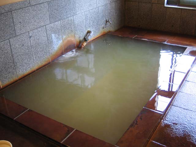 akaiwaso01.jpg (43784 バイト)