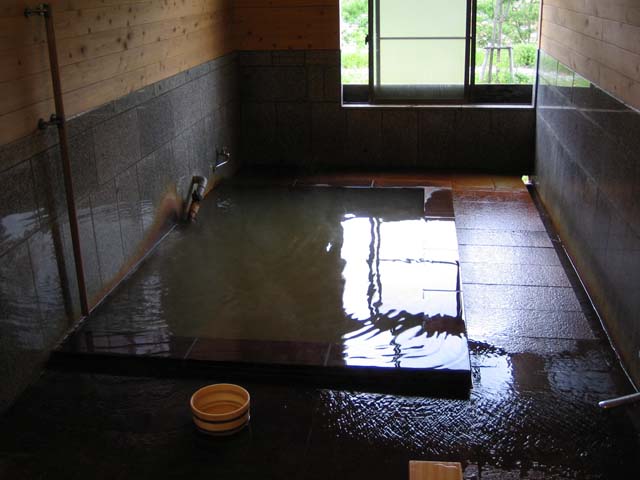 akaiwaso02.jpg (44623 バイト)