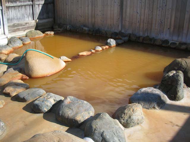 akaiwaso03.jpg (46538 バイト)